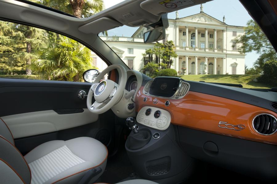 Интерьер Fiat 500C Anniversario (312) 2017 года  (фото 7 из 31)